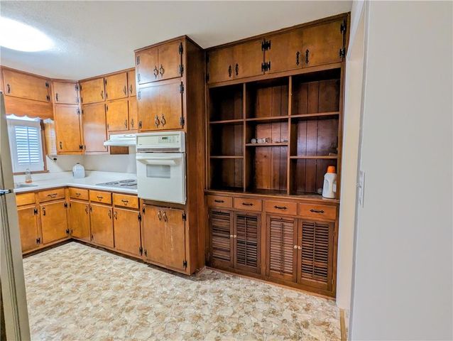 6086 Lights Ferry Road, Flowery Branch, GA 30542