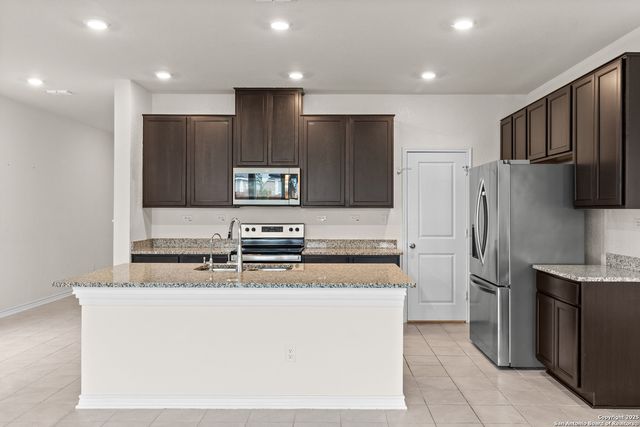 547 Deer Crest, New Braunfels, TX 78130