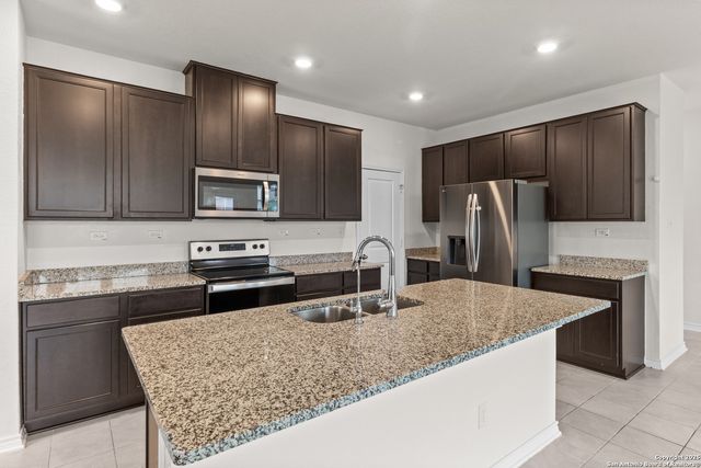 547 Deer Crest, New Braunfels, TX 78130