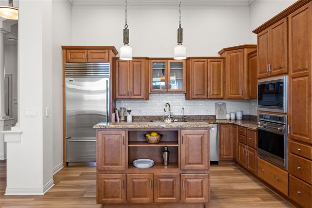 858 Burr Oaks Drive, West Des Moines, IA 50266