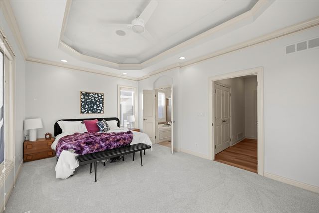 858 Burr Oaks Drive, West Des Moines, IA 50266