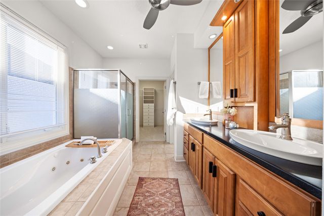 858 Burr Oaks Drive, West Des Moines, IA 50266