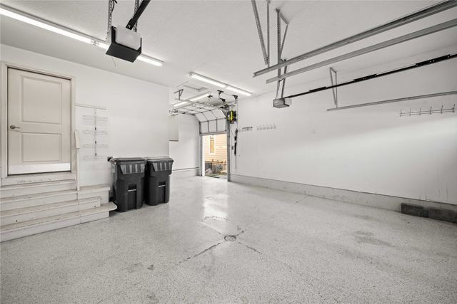 858 Burr Oaks Drive, West Des Moines, IA 50266