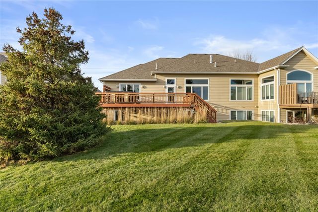 858 Burr Oaks Drive, West Des Moines, IA 50266