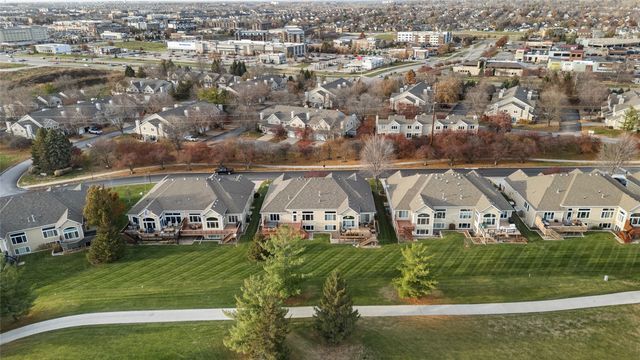 858 Burr Oaks Drive, West Des Moines, IA 50266