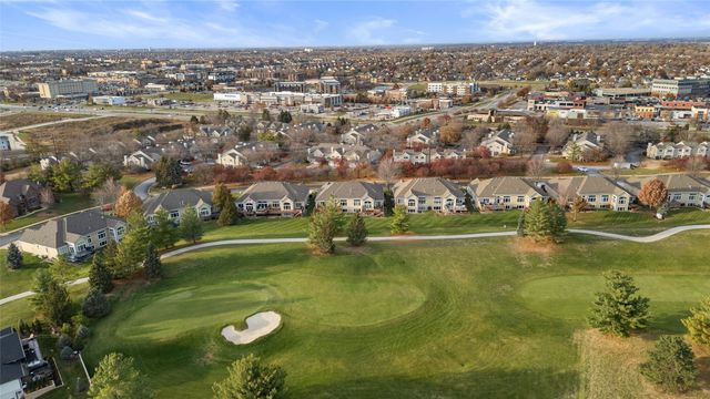 858 Burr Oaks Drive, West Des Moines, IA 50266