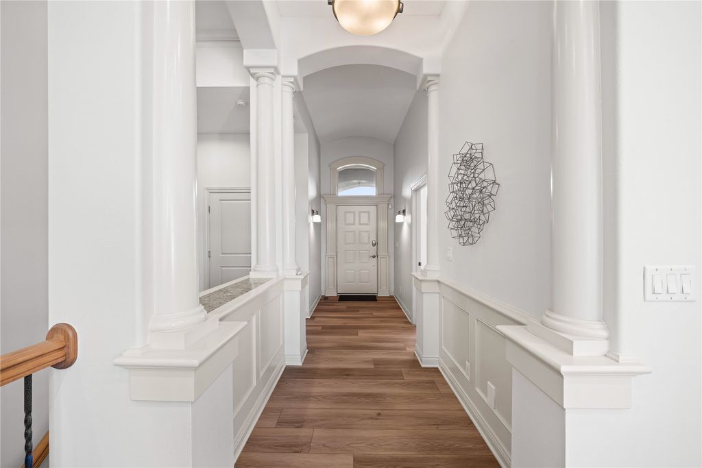 858 Burr Oaks Drive, West Des Moines, IA 50266