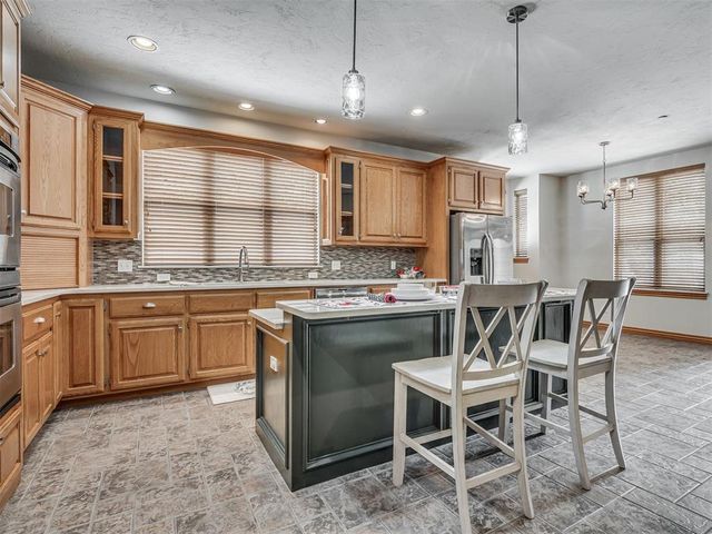 4001 Braxton Way, Edmond, OK 73034