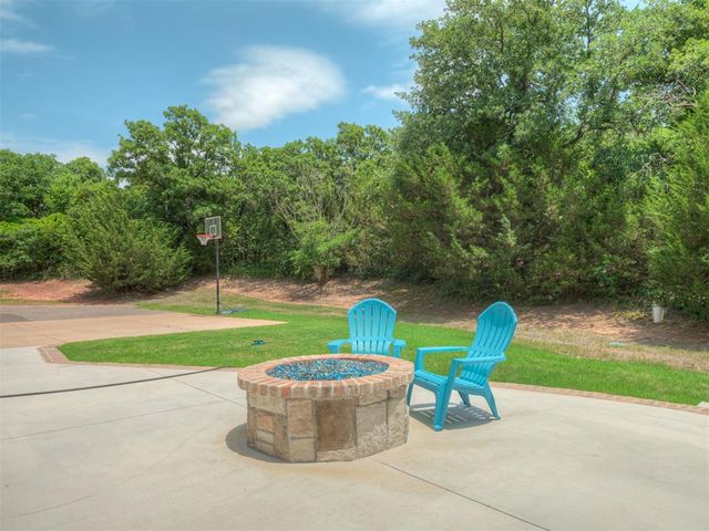 4001 Braxton Way, Edmond, OK 73034