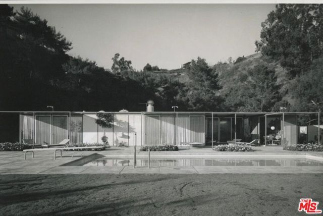 8205 Laurelmont, Los Angeles, CA 90046