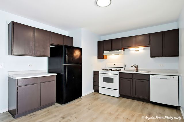 831 Washington Street 2, Woodstock, IL 60098