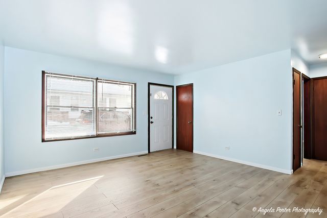 831 Washington Street 2, Woodstock, IL 60098