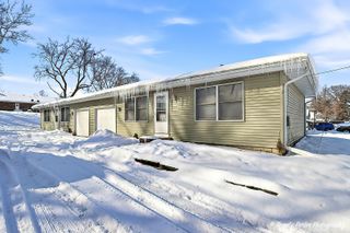 831 Washington Street 2, Woodstock, IL 60098