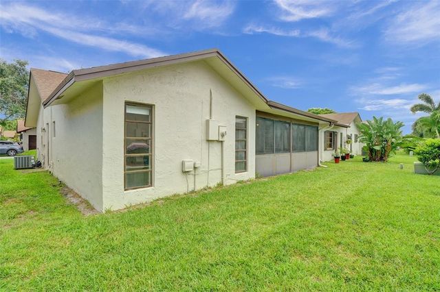 1527 SW 22nd Terrace, Deerfield Beach, FL 33442