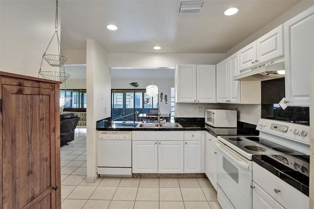 1527 SW 22nd Terrace, Deerfield Beach, FL 33442