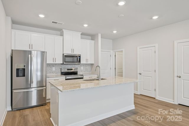 124 Utility Lane C, Mooresville, NC 28117