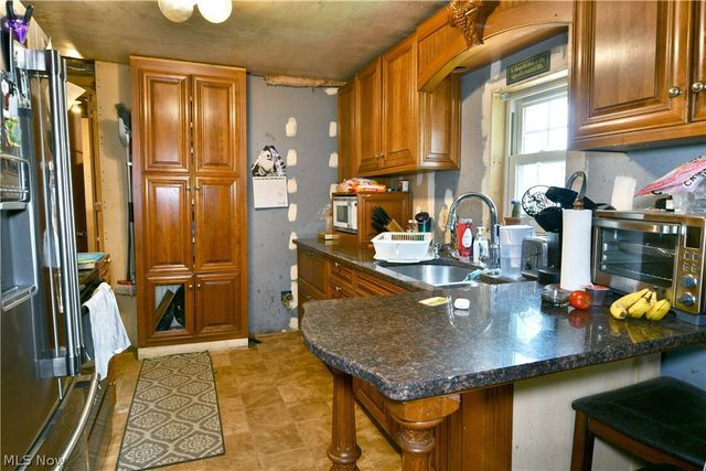 42 Dangel Avenue, Akron, OH 44312