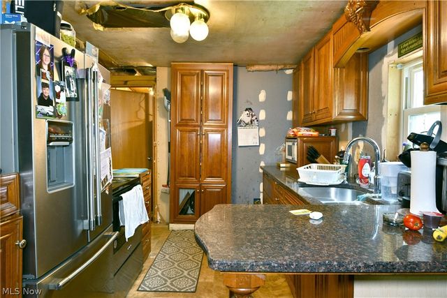 42 Dangel Avenue, Akron, OH 44312