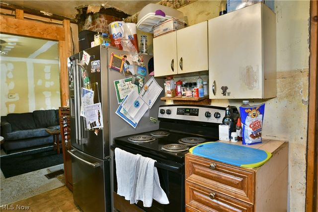 42 Dangel Avenue, Akron, OH 44312