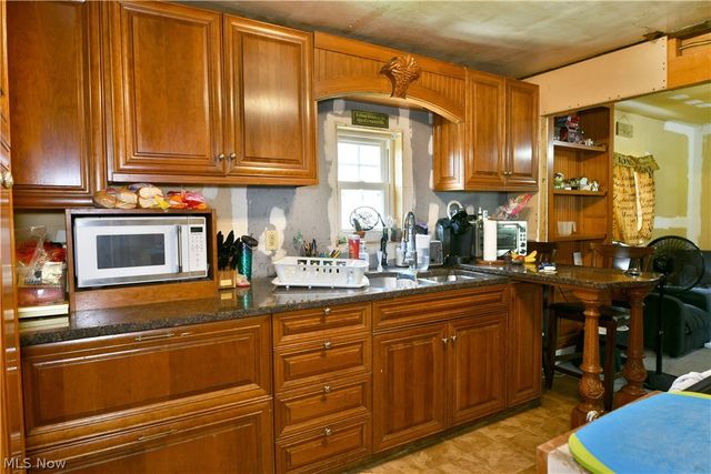42 Dangel Avenue, Akron, OH 44312