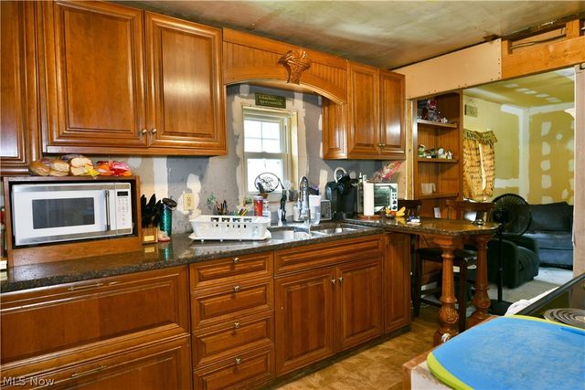 42 Dangel Avenue, Akron, OH 44312
