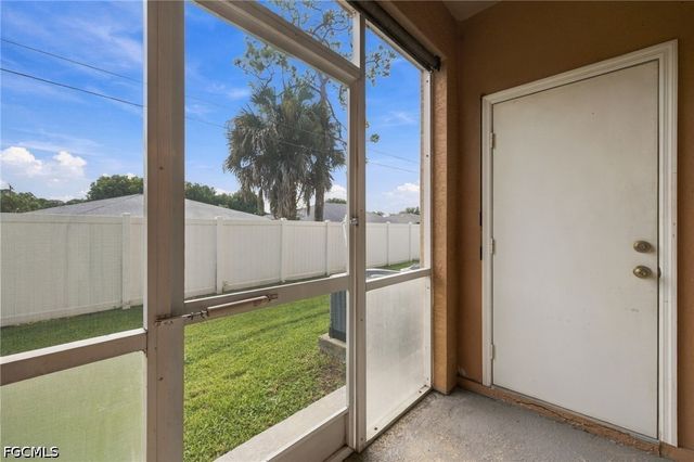 1227 SE 23rd PL 2, Cape Coral, FL 33990