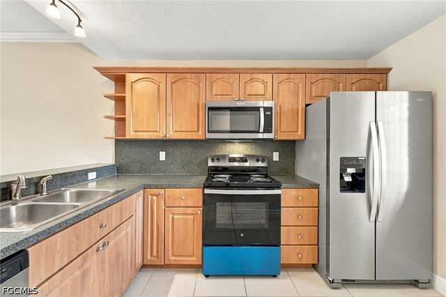 1227 SE 23rd PL 2, Cape Coral, FL 33990