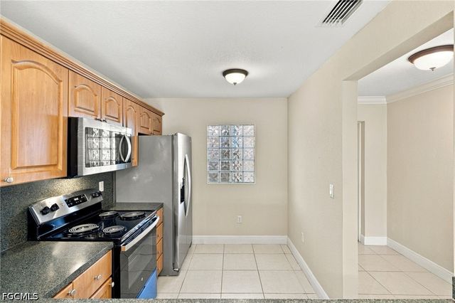 1227 SE 23rd PL 2, Cape Coral, FL 33990