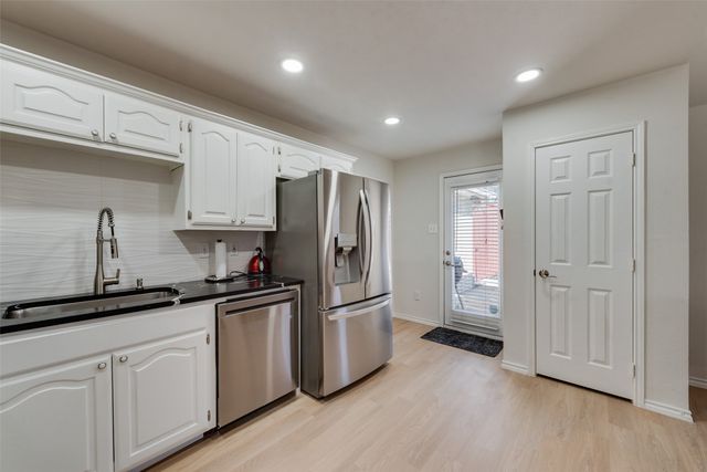 4104 Creekmeadow Drive, Carrollton, TX 75010