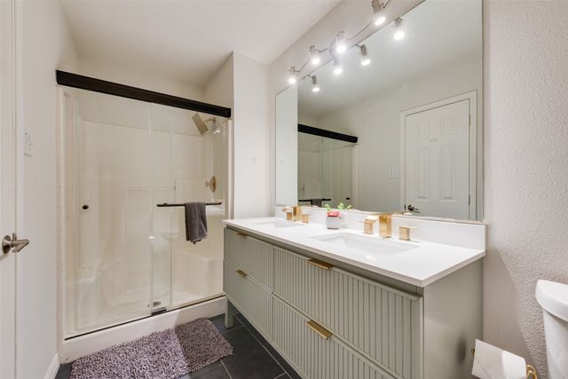 4104 Creekmeadow Drive, Carrollton, TX 75010