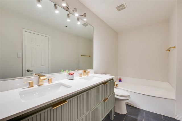 4104 Creekmeadow Drive, Carrollton, TX 75010