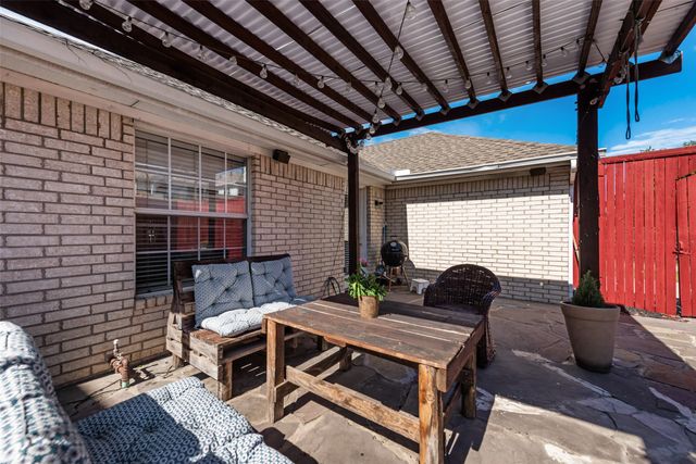4104 Creekmeadow Drive, Carrollton, TX 75010