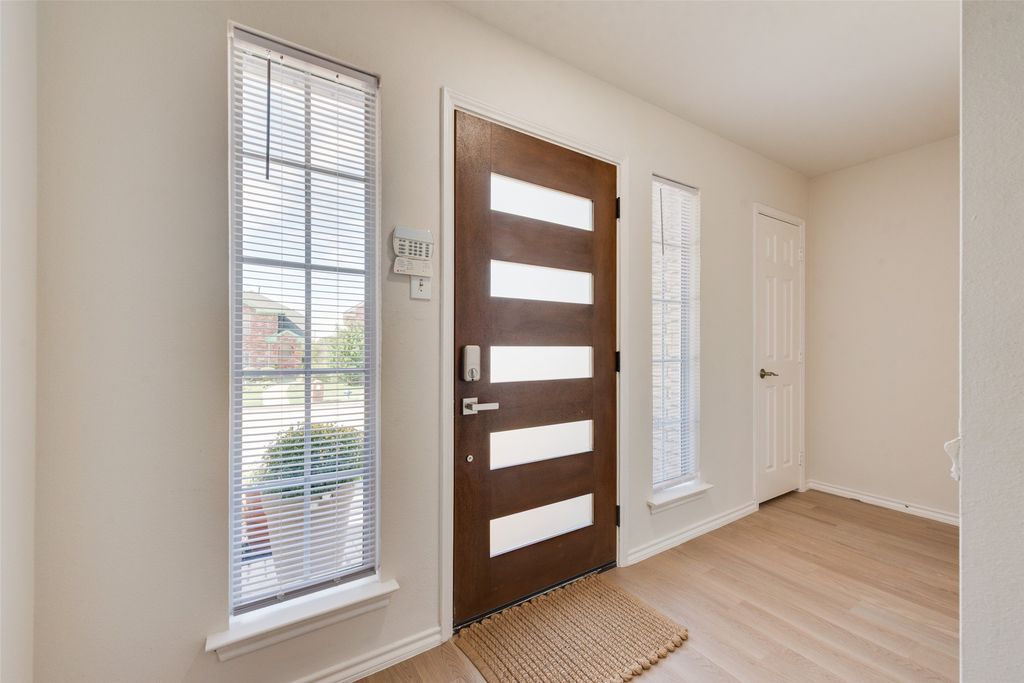4104 Creekmeadow Drive, Carrollton, TX 75010 — photo 5