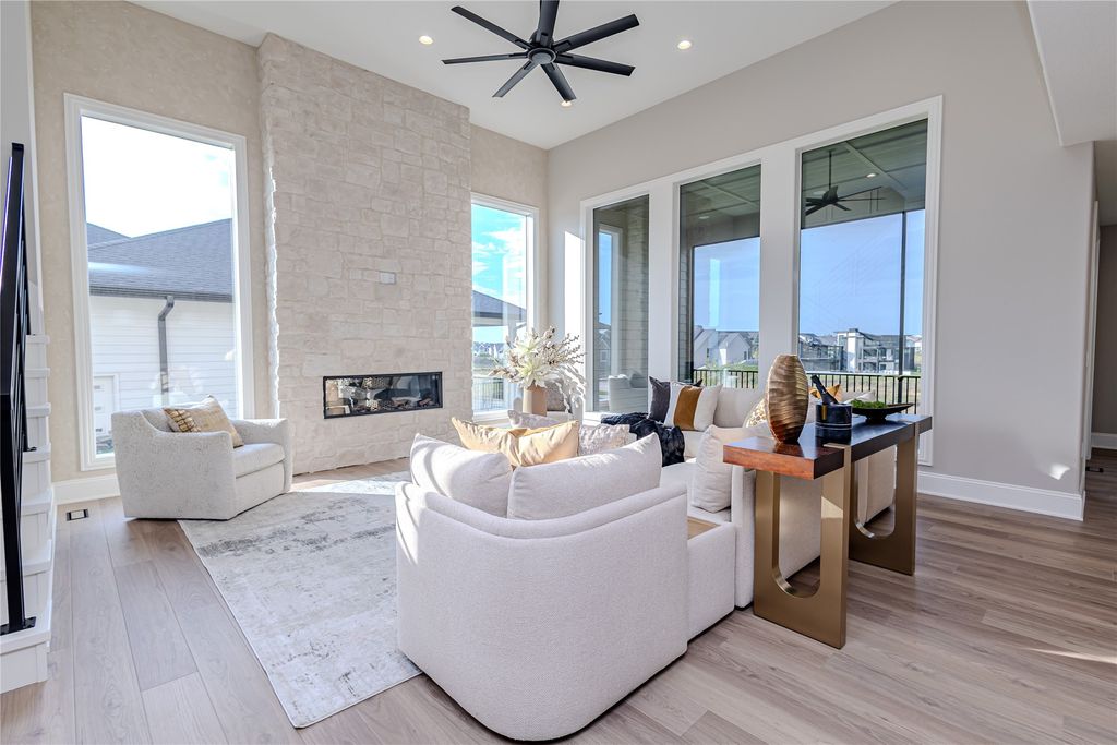 3974 NW 181st Street, Clive, IA 50325