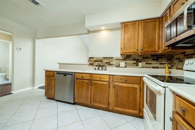 2403 Bayberry Lane, Euless, TX 76039
