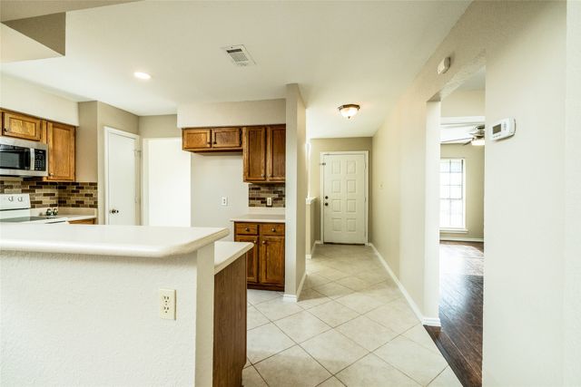 2403 Bayberry Lane, Euless, TX 76039