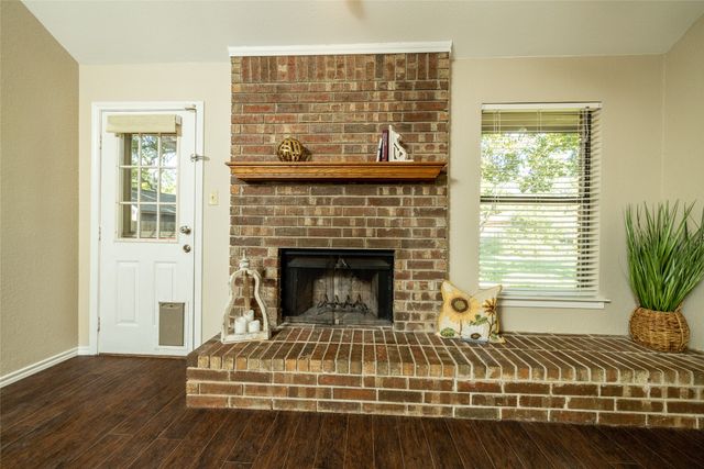 2403 Bayberry Lane, Euless, TX 76039