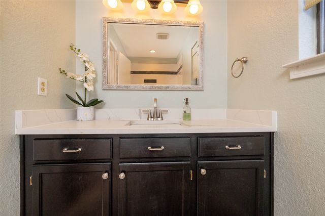 2403 Bayberry Lane, Euless, TX 76039