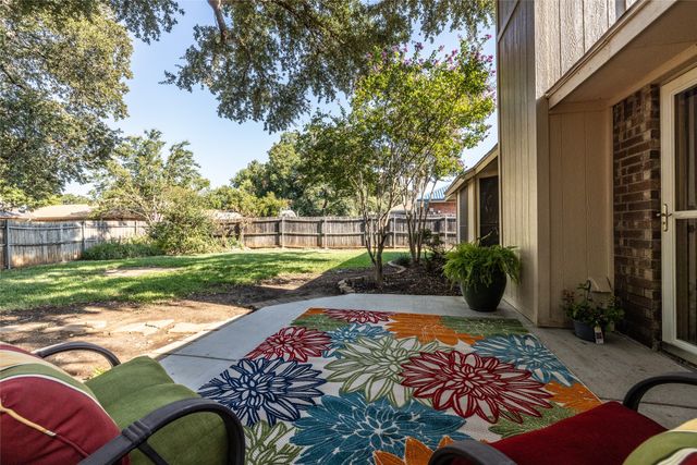 2403 Bayberry Lane, Euless, TX 76039