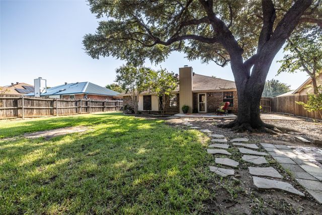 2403 Bayberry Lane, Euless, TX 76039