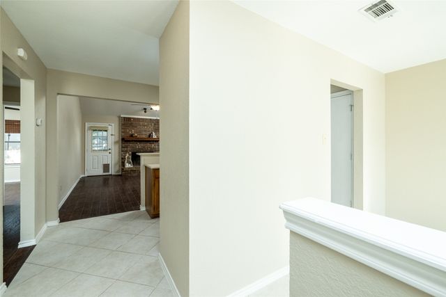 2403 Bayberry Lane, Euless, TX 76039