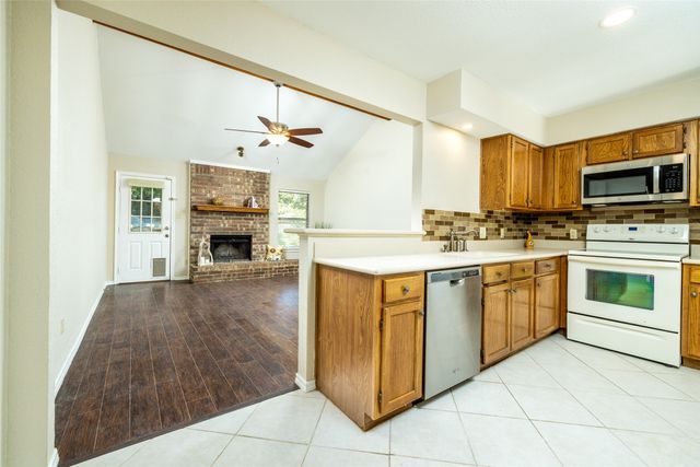 2403 Bayberry Lane, Euless, TX 76039
