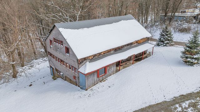 108 Pfeifer Rd, Lancaster Twp, PA 16037