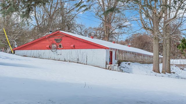 108 Pfeifer Rd, Lancaster Twp, PA 16037