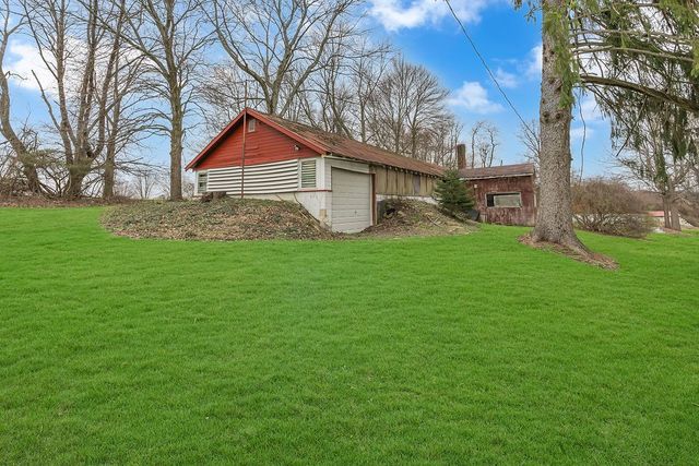 108 Pfeifer Rd, Lancaster Twp, PA 16037