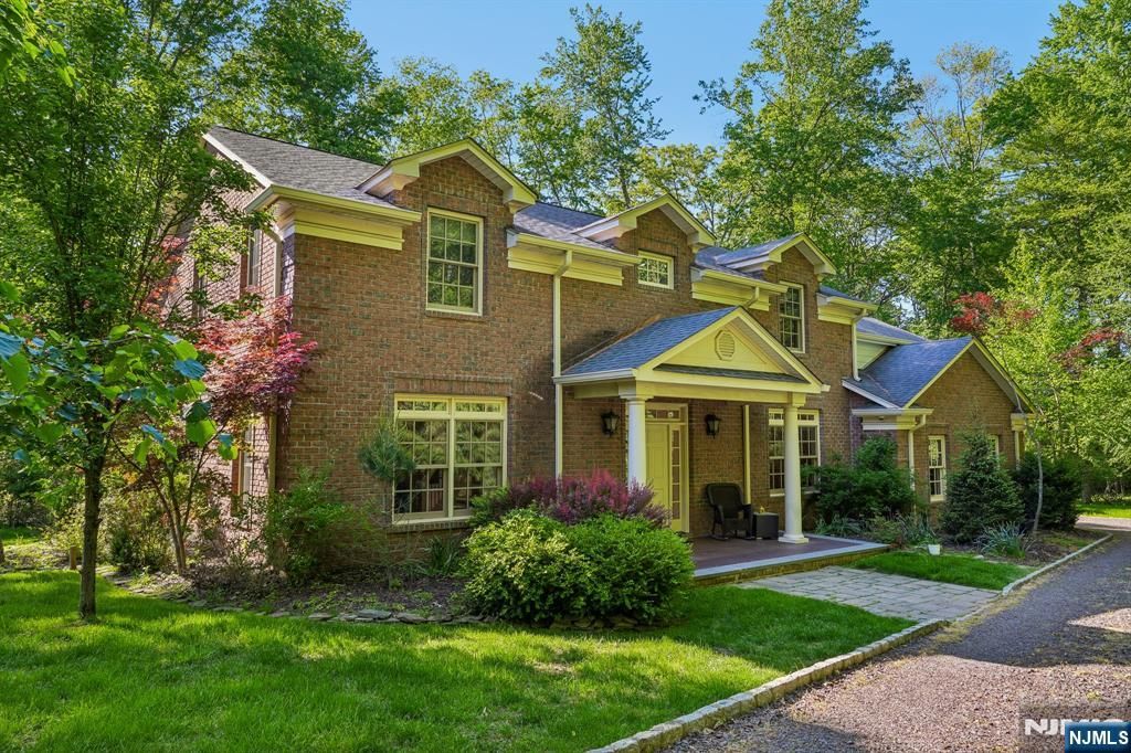 2b Paris Avenue, Rockleigh, NJ 07647