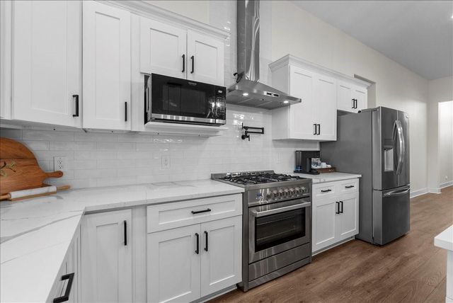 8228 Avenue L, Santa Fe, TX 77510