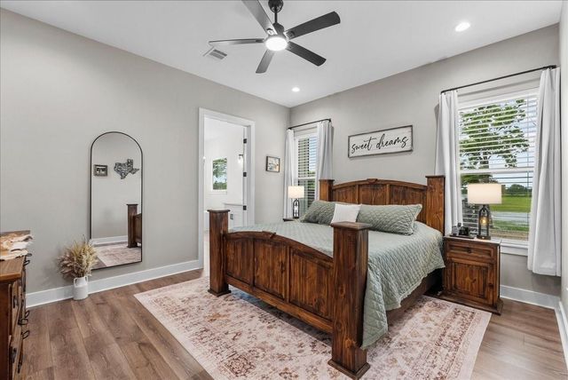 8228 Avenue L, Santa Fe, TX 77510