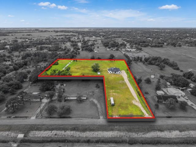8228 Avenue L, Santa Fe, TX 77510