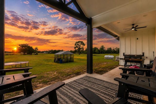 8228 Avenue L, Santa Fe, TX 77510